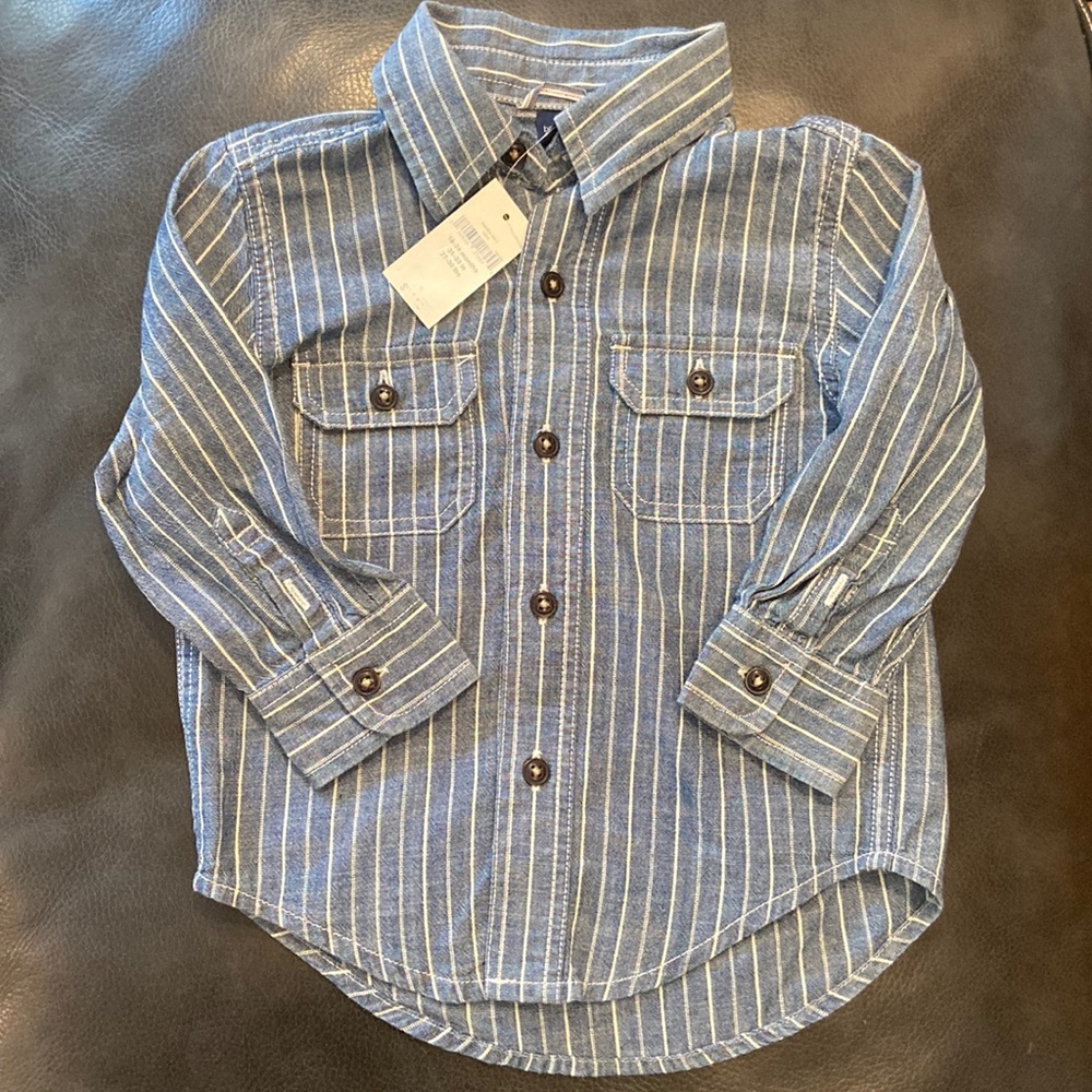 Boys button up Gap shirt